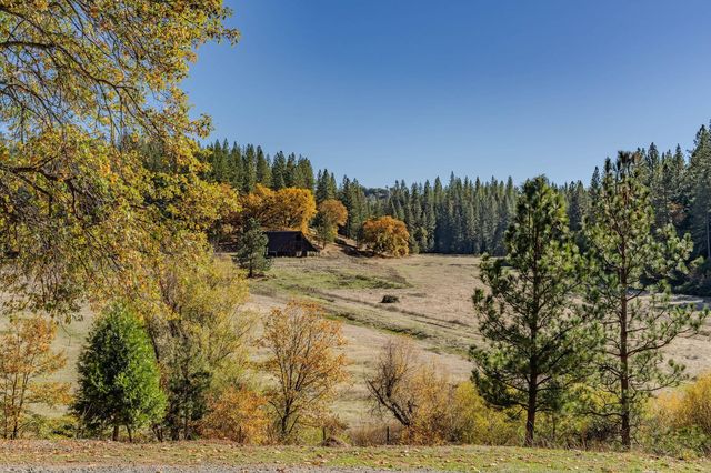 1011 McCarthy Reservoir Rd, Rail Road Flat, CA 95248