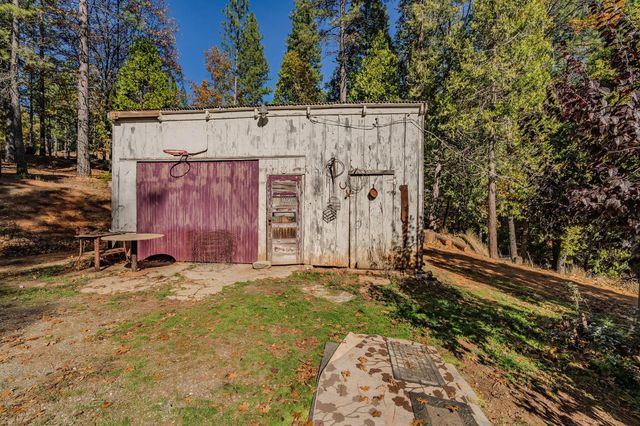 1011 McCarthy Reservoir Rd, Rail Road Flat, CA 95248
