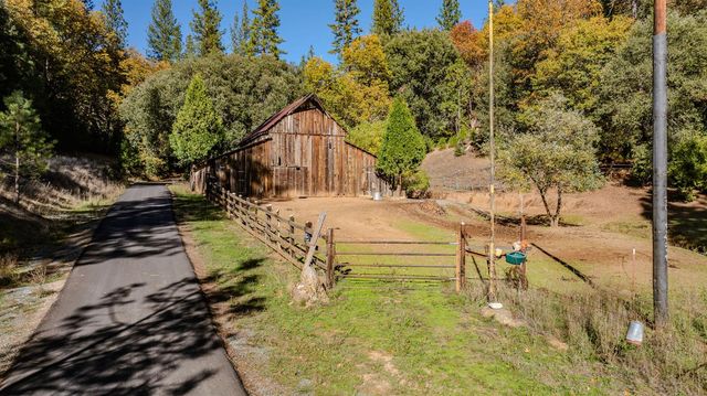 1011 McCarthy Reservoir Rd, Rail Road Flat, CA 95248