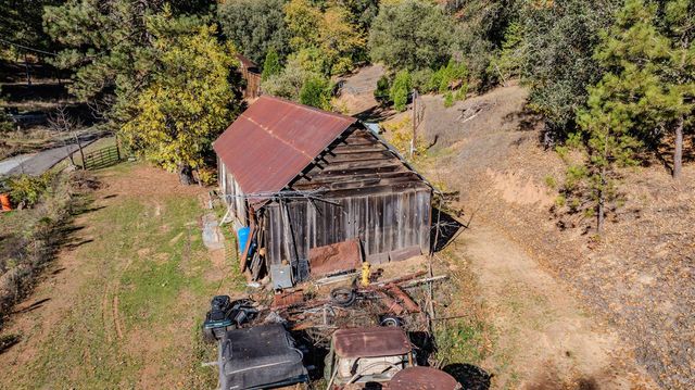 1011 McCarthy Reservoir Rd, Rail Road Flat, CA 95248