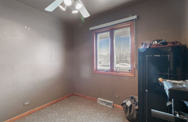 6554 W 92nd Street, Oak Lawn, IL 60453