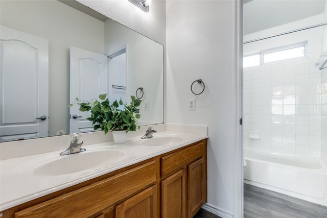 1521 Cotton Gin Drive, Savannah, TX 76227