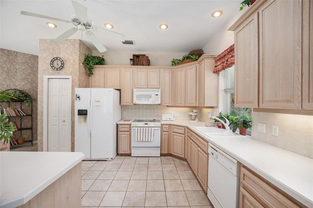 8827 SW 194 COURT, Dunnellon, FL 34432