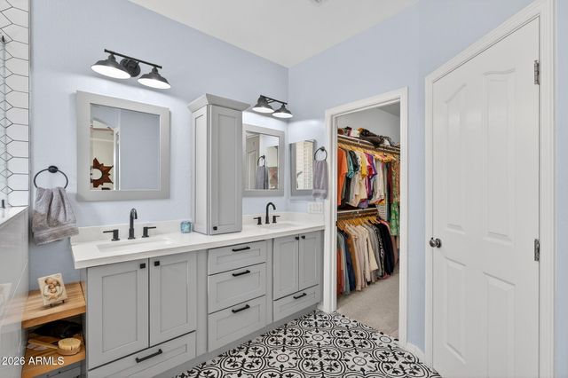 2860 E CAMELLIA Drive, Gilbert, AZ 85296