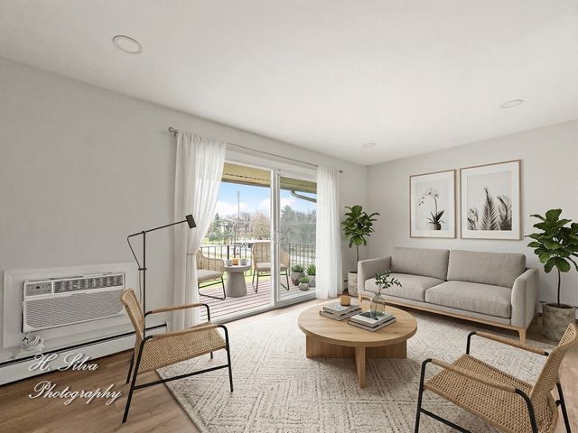 5 Arrowhead Drive 36, Algonquin, IL 60102