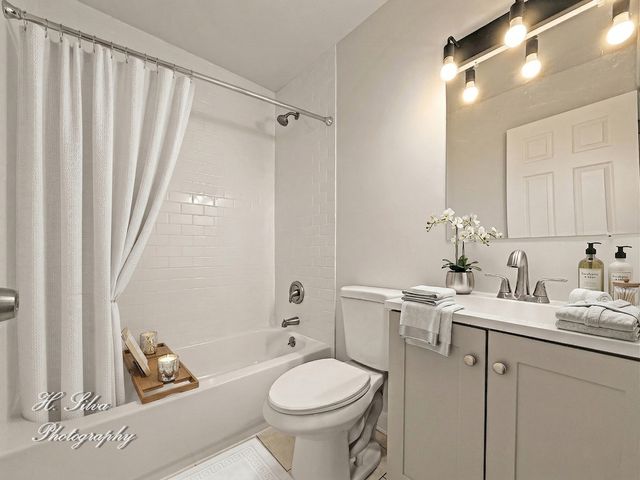 5 Arrowhead Drive 36, Algonquin, IL 60102