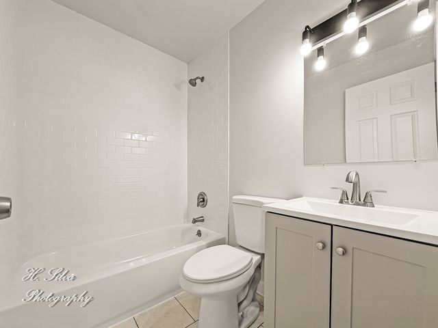 5 Arrowhead Drive 36, Algonquin, IL 60102