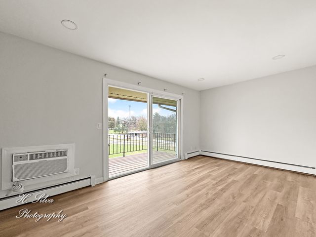 5 Arrowhead Drive 36, Algonquin, IL 60102