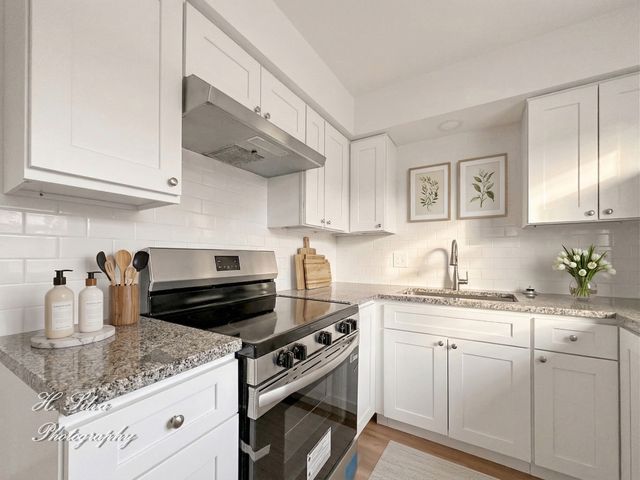 5 Arrowhead Drive 36, Algonquin, IL 60102