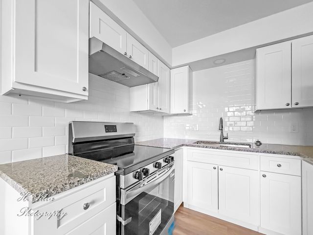 5 Arrowhead Drive 36, Algonquin, IL 60102