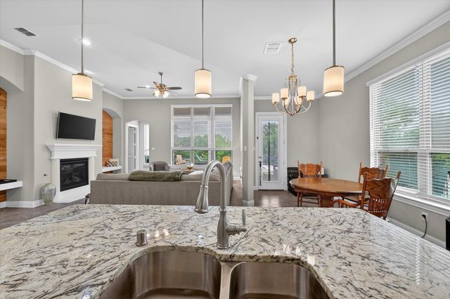 1129 Stonebridge Pass, Gunter, TX 75058