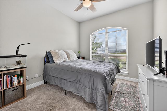 1129 Stonebridge Pass, Gunter, TX 75058
