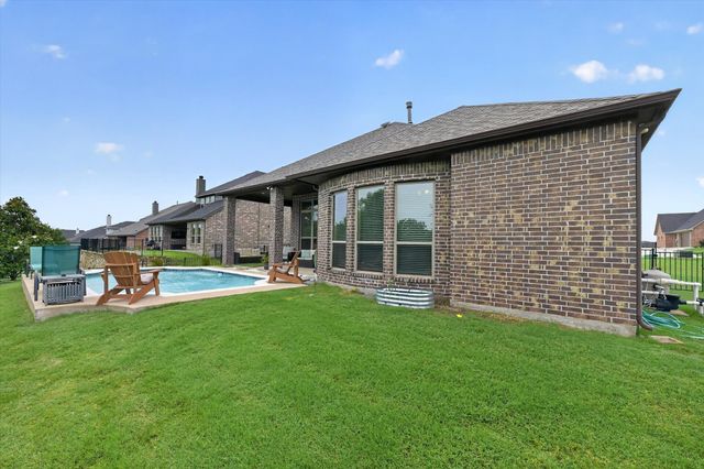 1129 Stonebridge Pass, Gunter, TX 75058