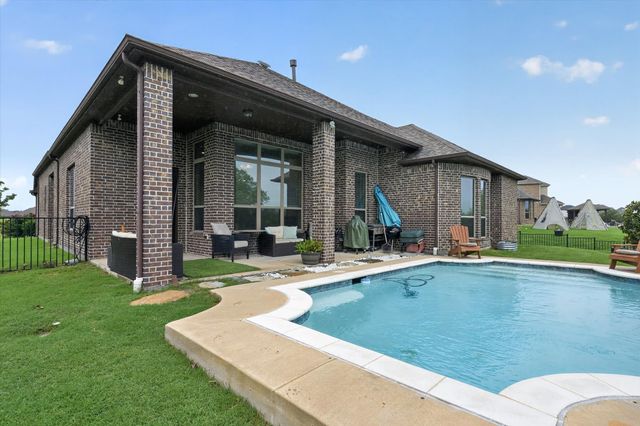 1129 Stonebridge Pass, Gunter, TX 75058