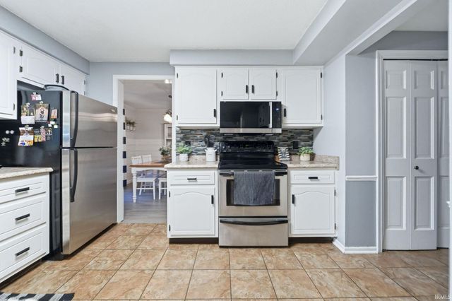 5828 Spring Oak Court, Fort Wayne, IN 46845