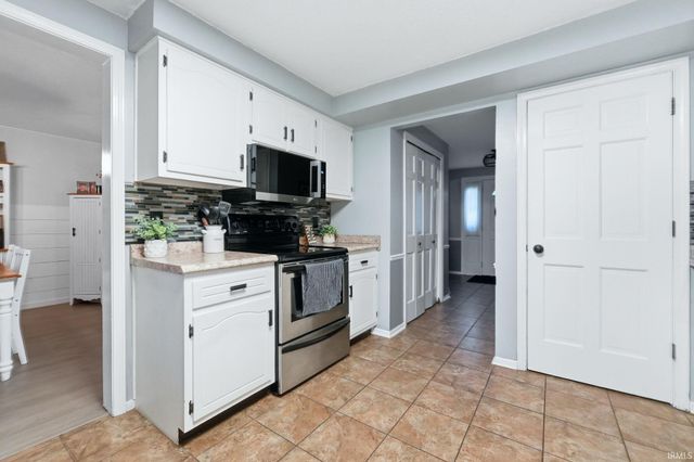 5828 Spring Oak Court, Fort Wayne, IN 46845