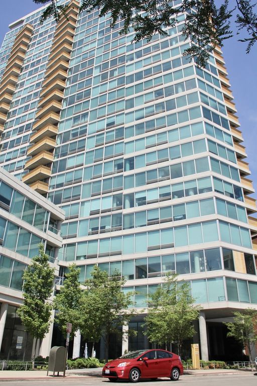 1720 MAPLE Avenue 411, Evanston, IL 60201