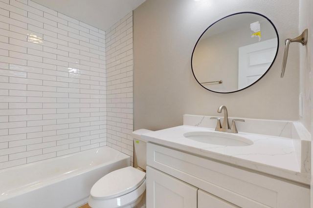 408 Blueberry HL, Austin, TX 78745