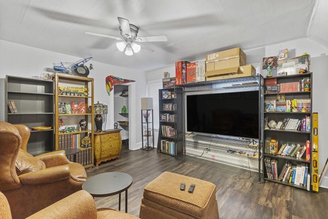 434 S JACKSON STREET, Green Bay, WI 54301