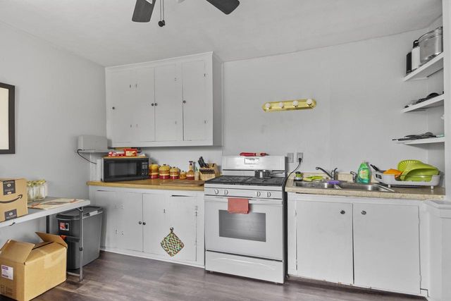 434 S JACKSON STREET, Green Bay, WI 54301