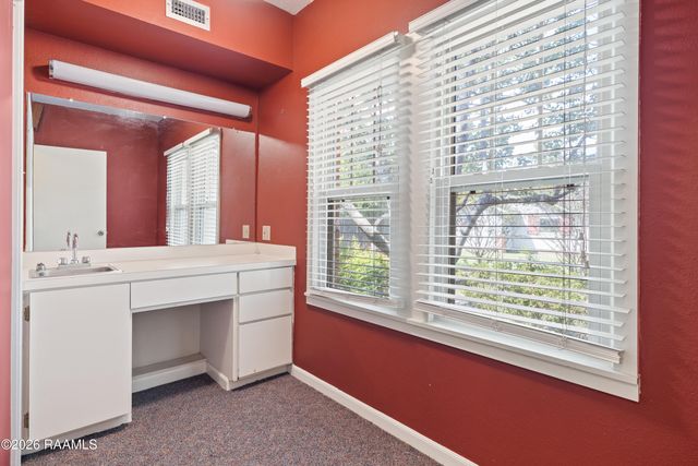 4300 W Old Spanish Trail, New Iberia, LA 70560