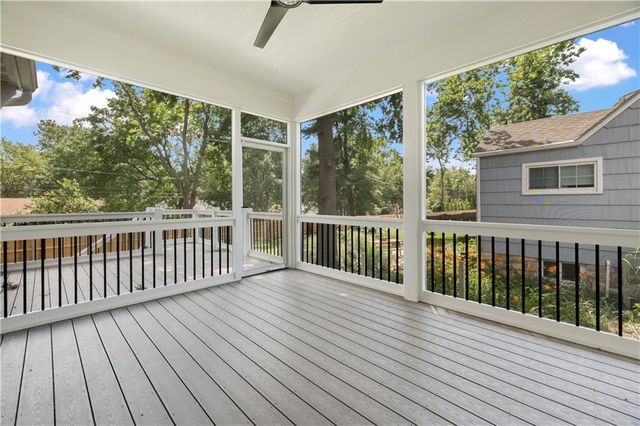 5213 W 70th Terrace, Prairie Village, KS 66208