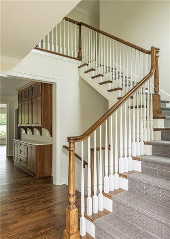 5213 W 70th Terrace, Prairie Village, KS 66208