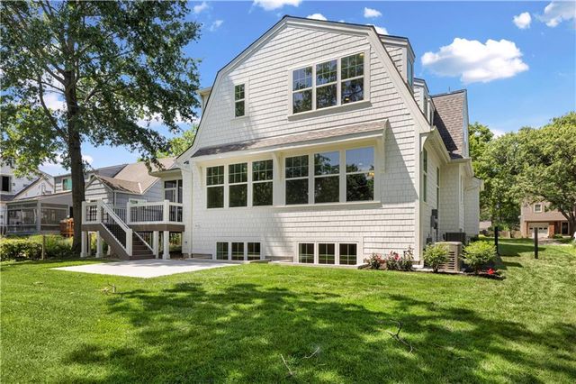 5213 W 70th Terrace, Prairie Village, KS 66208