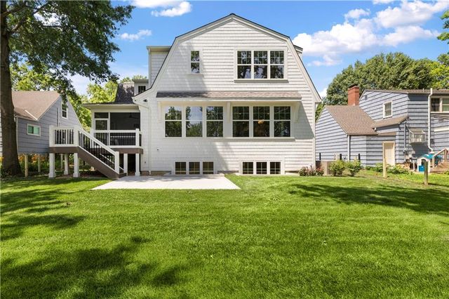 5213 W 70th Terrace, Prairie Village, KS 66208