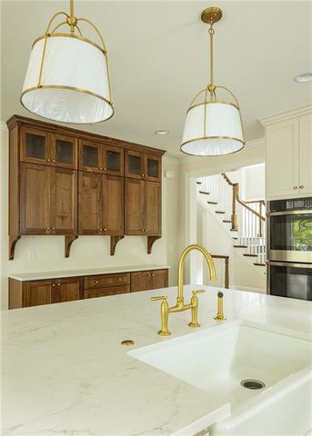 5213 W 70th Terrace, Prairie Village, KS 66208