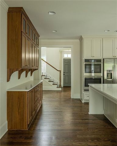 5213 W 70th Terrace, Prairie Village, KS 66208