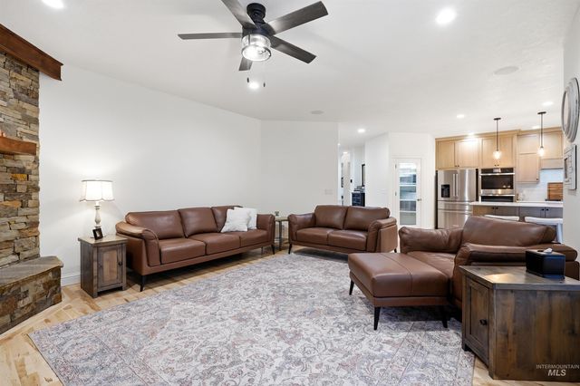 1877 E Woodvalley St, Eagle, ID 83616