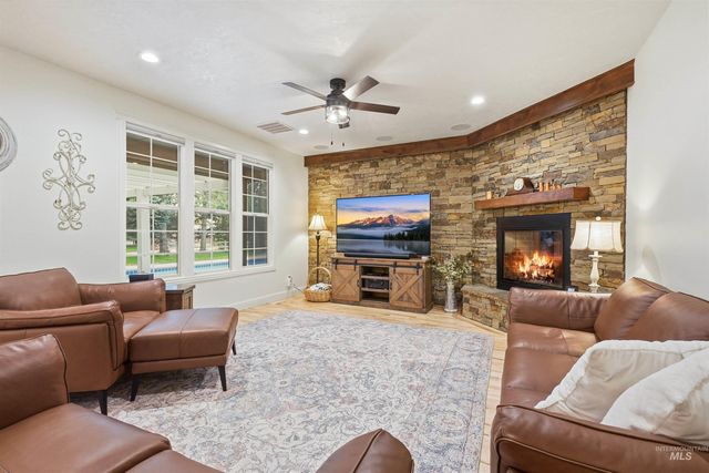 1877 E Woodvalley St, Eagle, ID 83616