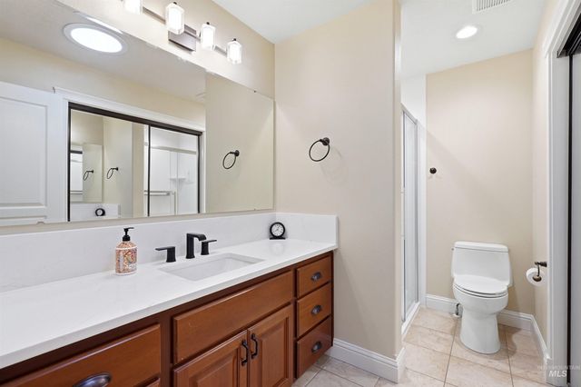 1877 E Woodvalley St, Eagle, ID 83616