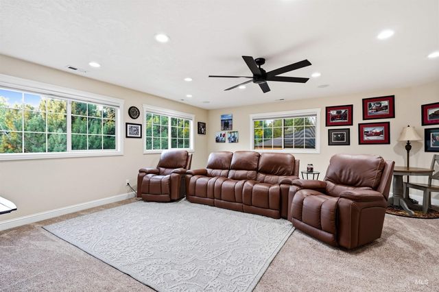 1877 E Woodvalley St, Eagle, ID 83616