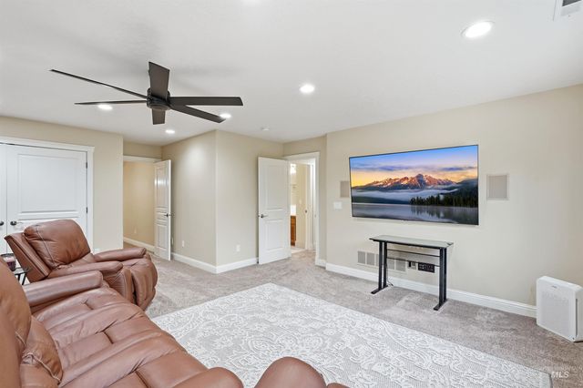 1877 E Woodvalley St, Eagle, ID 83616