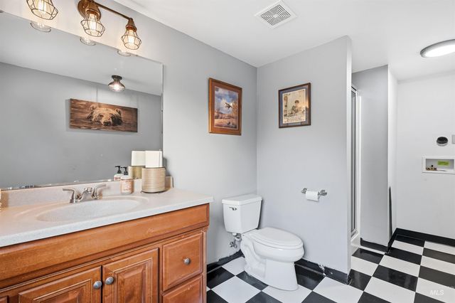 1877 E Woodvalley St, Eagle, ID 83616