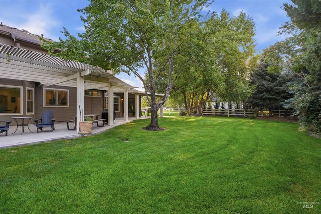 1877 E Woodvalley St, Eagle, ID 83616