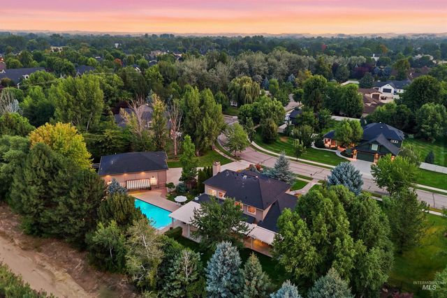 1877 E Woodvalley St, Eagle, ID 83616