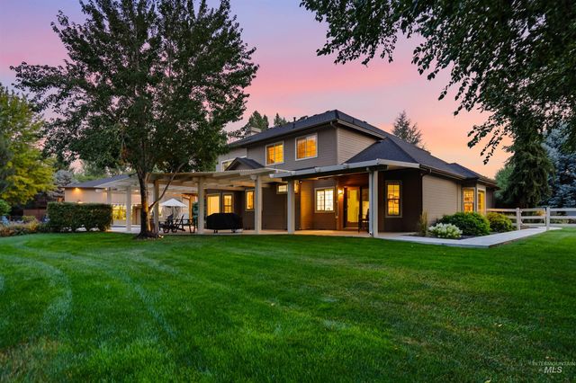 1877 E Woodvalley St, Eagle, ID 83616