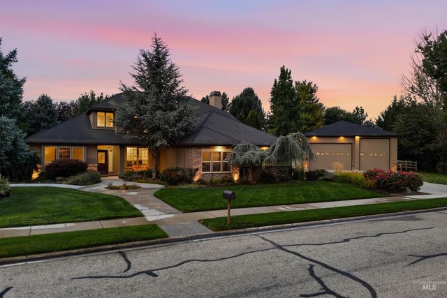1877 E Woodvalley St, Eagle, ID 83616