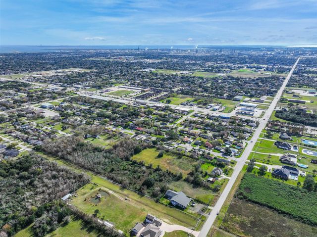 00 29th St, Texas City, TX 77590