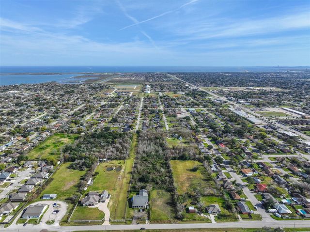00 29th St, Texas City, TX 77590