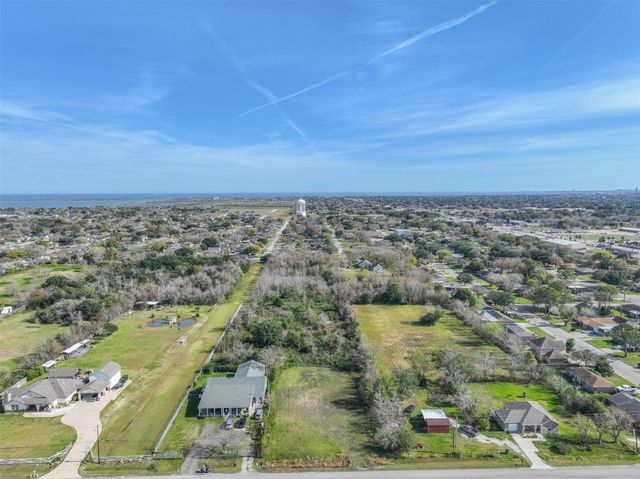 00 29th St, Texas City, TX 77590