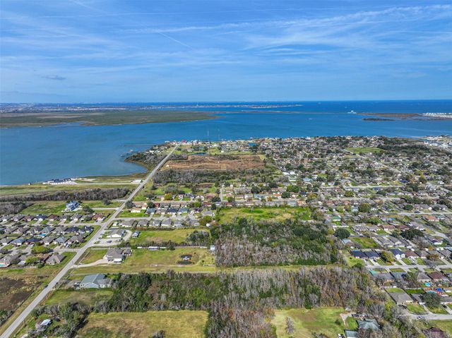 00 29th St, Texas City, TX 77590