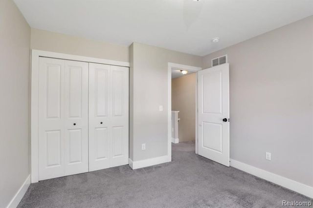 1755 E George Avenue, Hazel Park, MI 48030