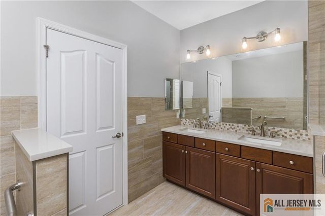 64 Diamond Spring Drive, Monroe, NJ 08831