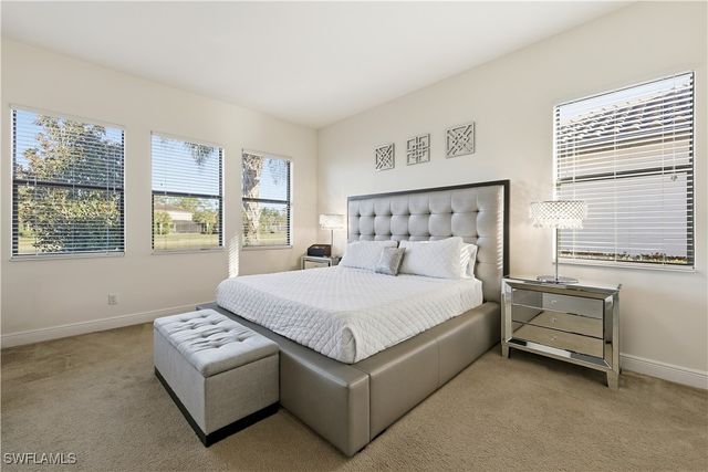 4573 Tamarind WAY, Naples, FL 34119