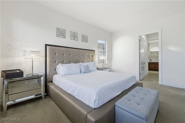 4573 Tamarind WAY, Naples, FL 34119