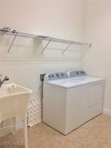 4573 Tamarind WAY, Naples, FL 34119